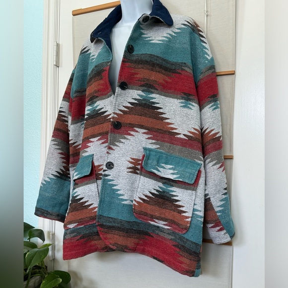 Veveret Aztec pattern shacket size S - Picture 2 of 7